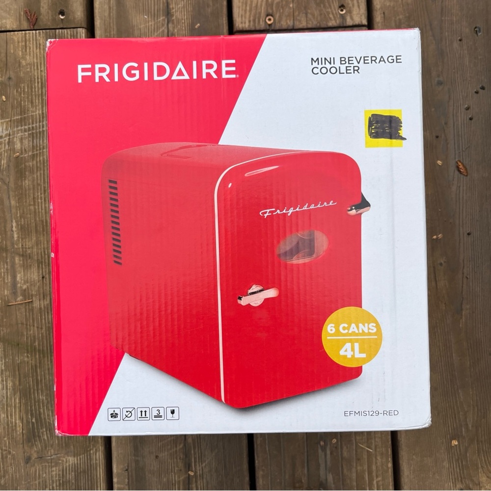 Frigidaire EFMIS129 Portable Retro Mini Fridge - Red - New in Box. Free Shipping